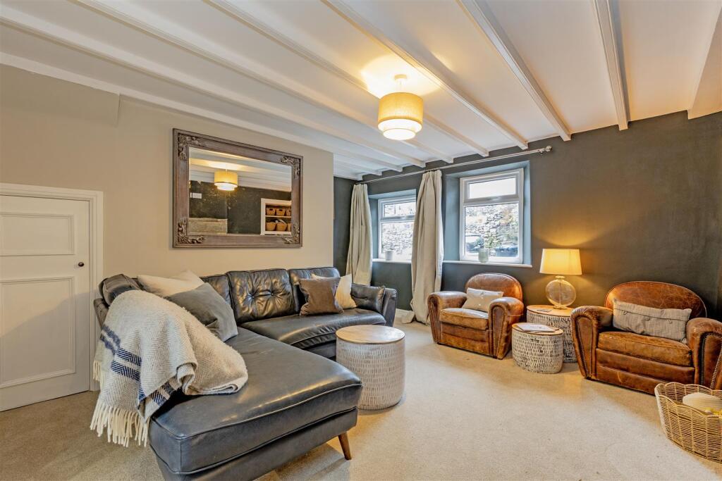 Reception Room-4.jpg