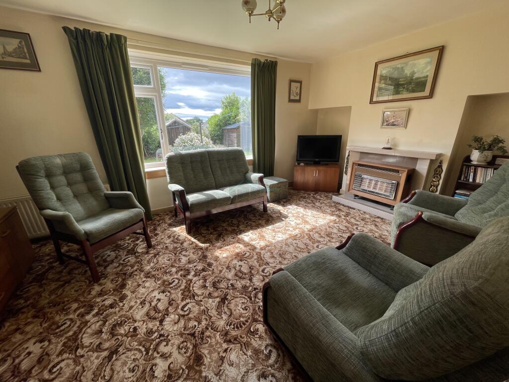 Lounge a.JPG