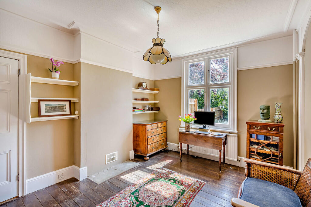 8647466-interior3...