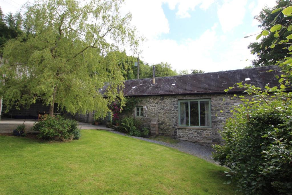 cottage 2.JPG