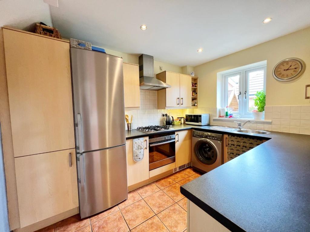 Kitchen pic 1.jpg