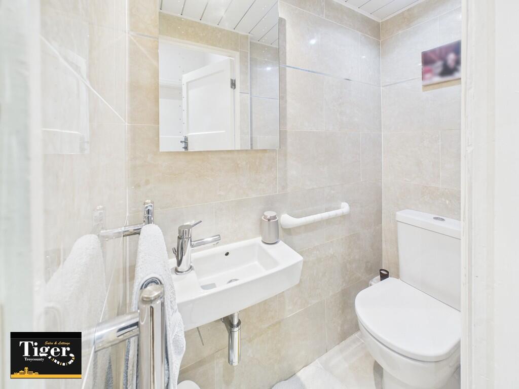 CAM02176G0-PR0777...