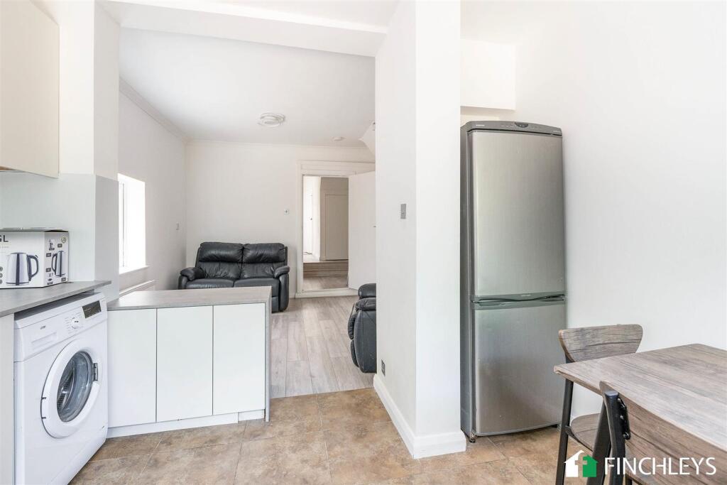 152squireslanelondonn32qt-17.jpg