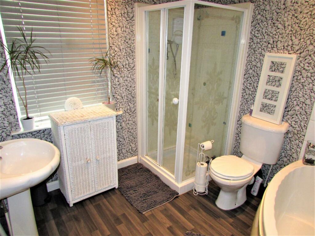 ARW230bath1.JPG
