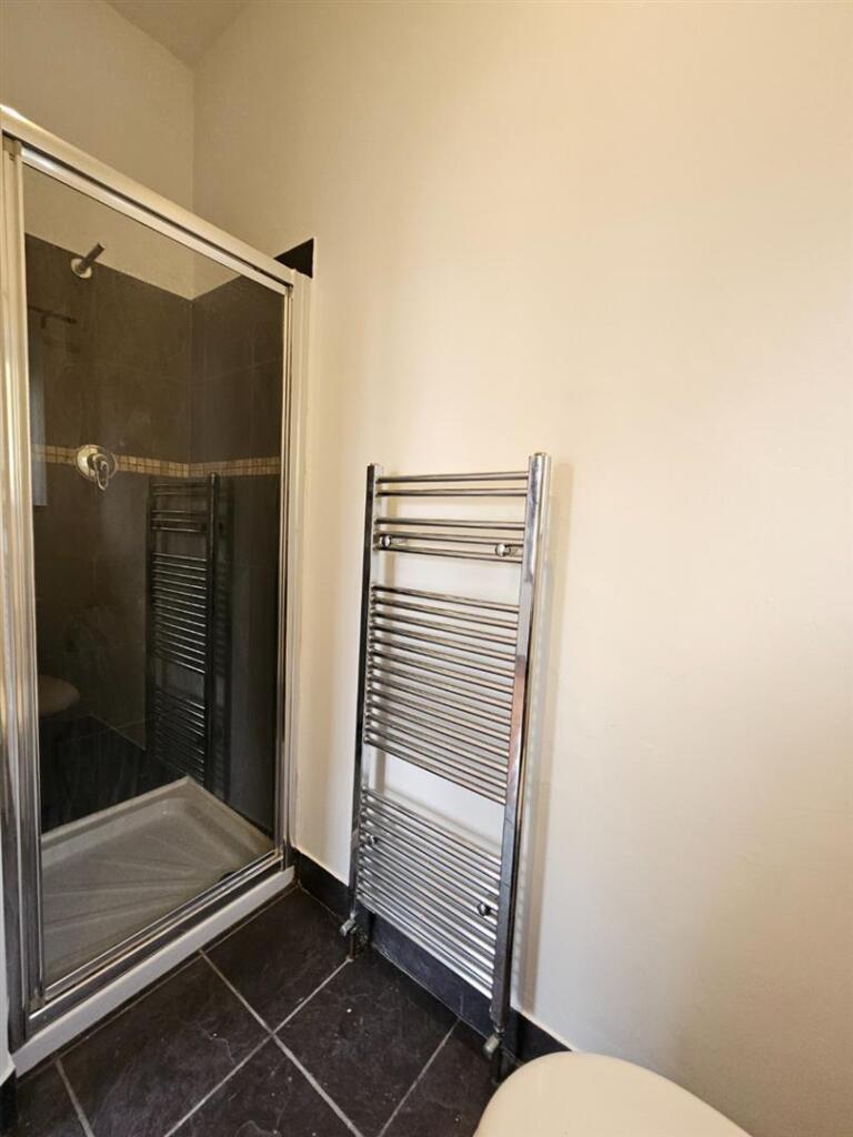 Bedroom 1 En-suite