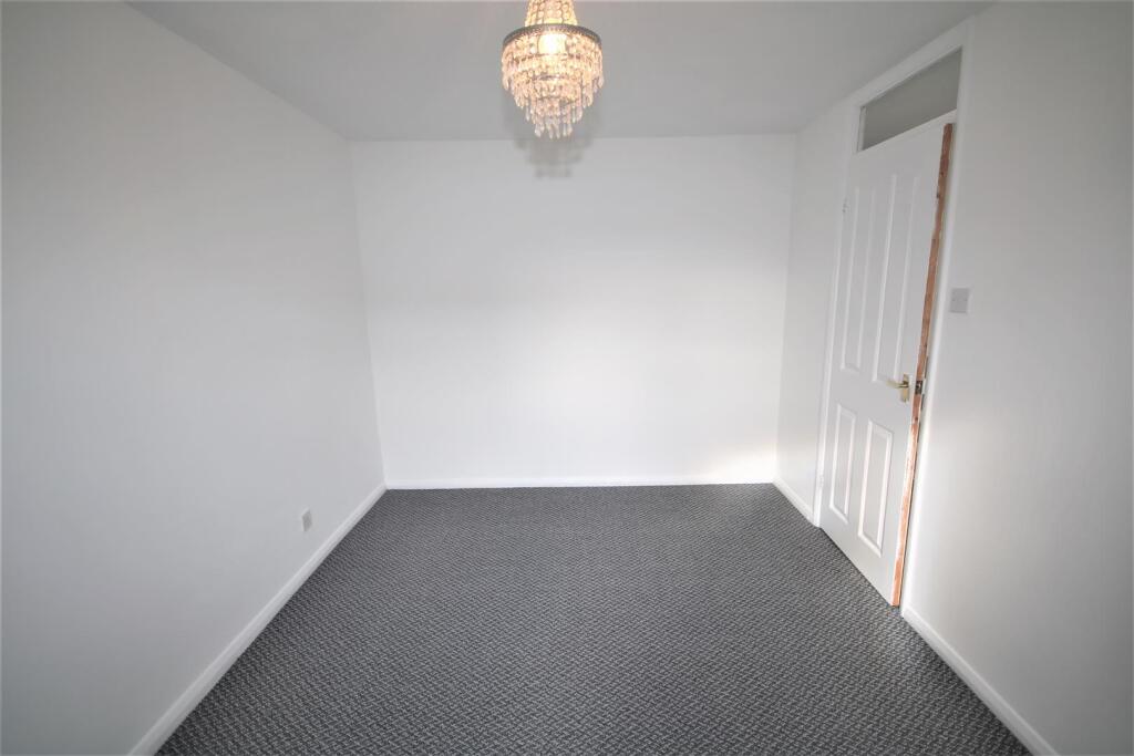 Bedroom 1b.JPG