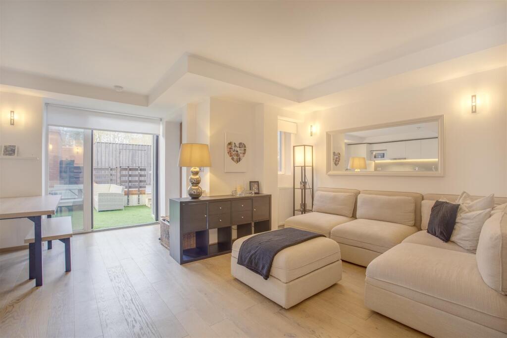 15 Uplands House, Four Ashes Road, HP15 6DY-9.jpg