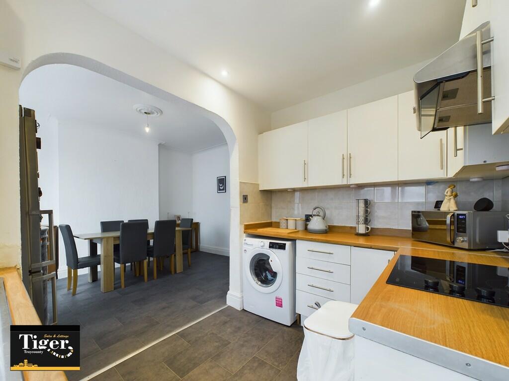 CAM02176G0-PR0337...