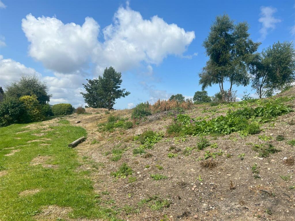 BUILDING PLOT