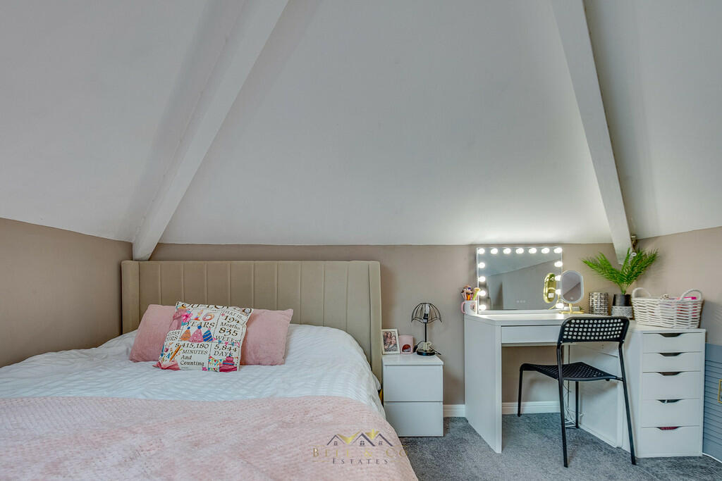 Bedroom 2.3