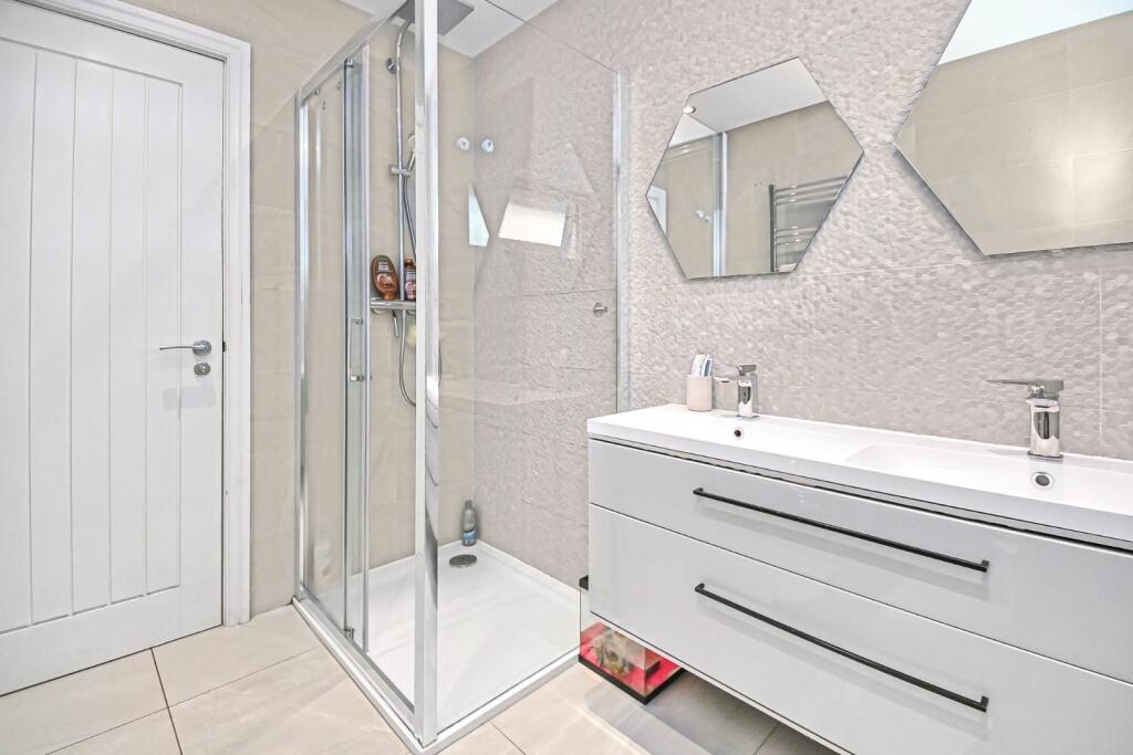 1 Woodstock Drive Shower Room (2).jpg