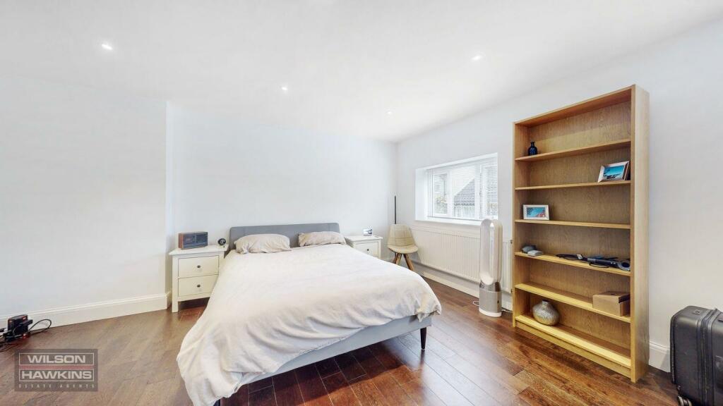1 Moat Lodge, London Road - 1bal3aVDROdg0FldEMnE (