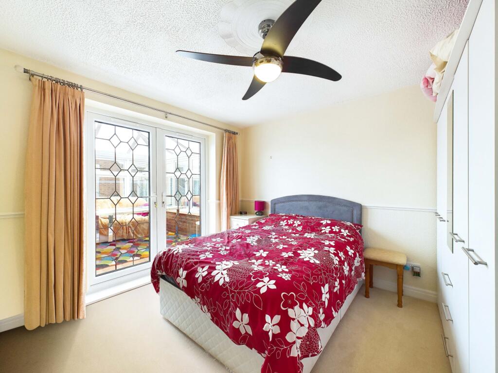 CAM03162G0-PR0152-STILL013