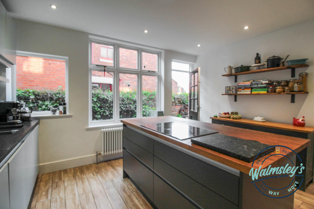Kitchen dining room