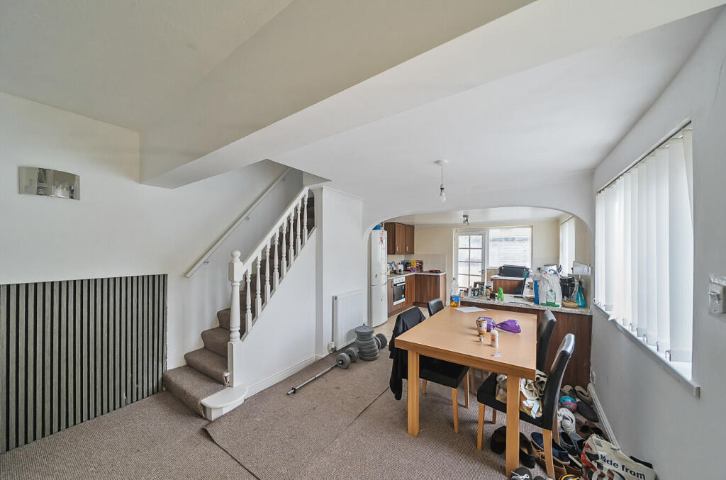 1328141-4-687f9f3...