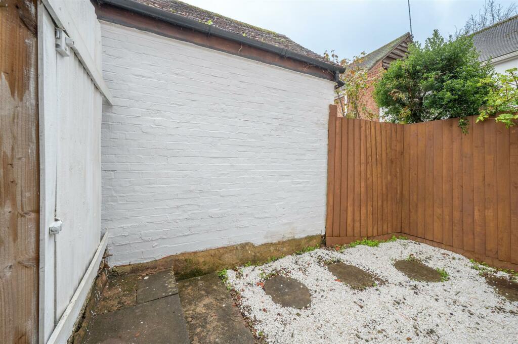 ¿	Courtyard Garden