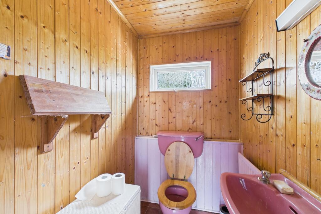 CAM04201G0-PR0068-STILL027