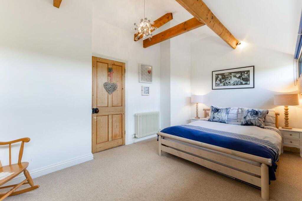 92291_1-Maple-Terrace-Yeadon-Leeds (18)_low.jpg