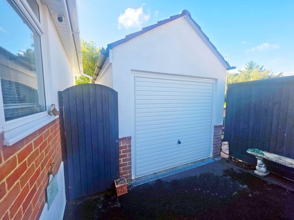 Detached Garage