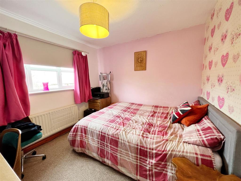 Bedroom 2.jpg