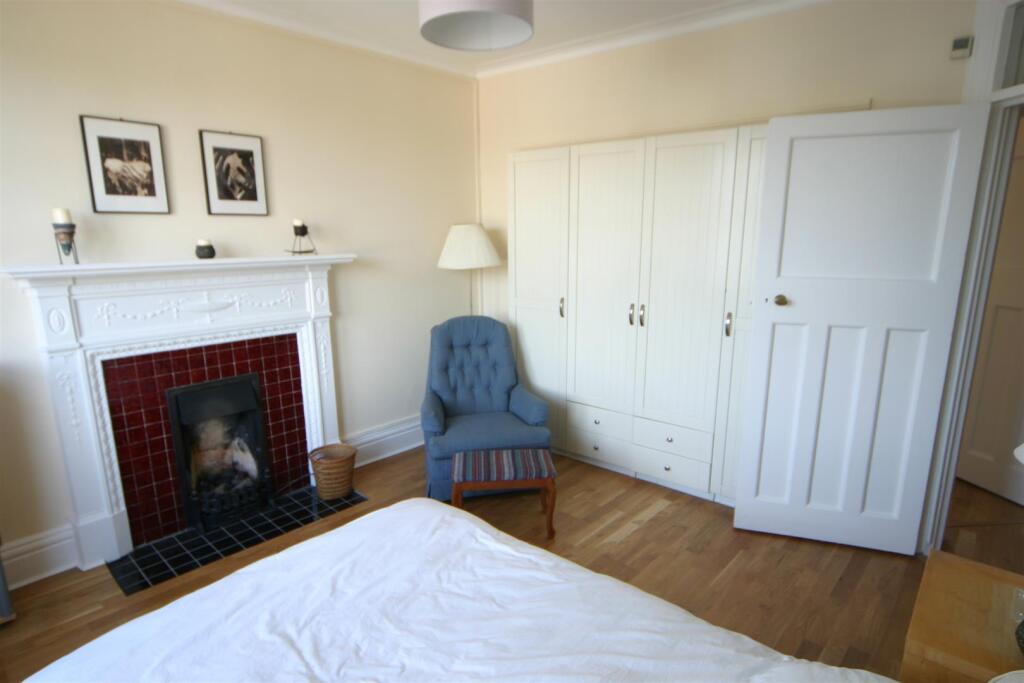 Melcombe Court 15 bed 4.JPG