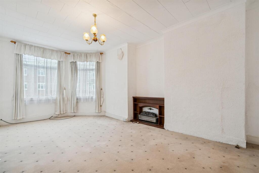 139 Mellison Road SW17 bedroom 3a.jpg