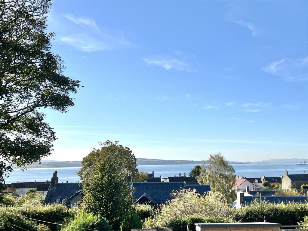 Upper Wellheads, Limekilns