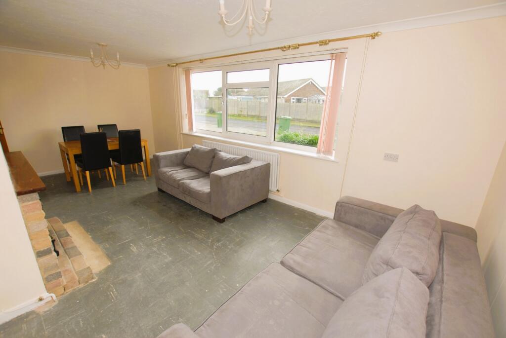Sitting/Dining room