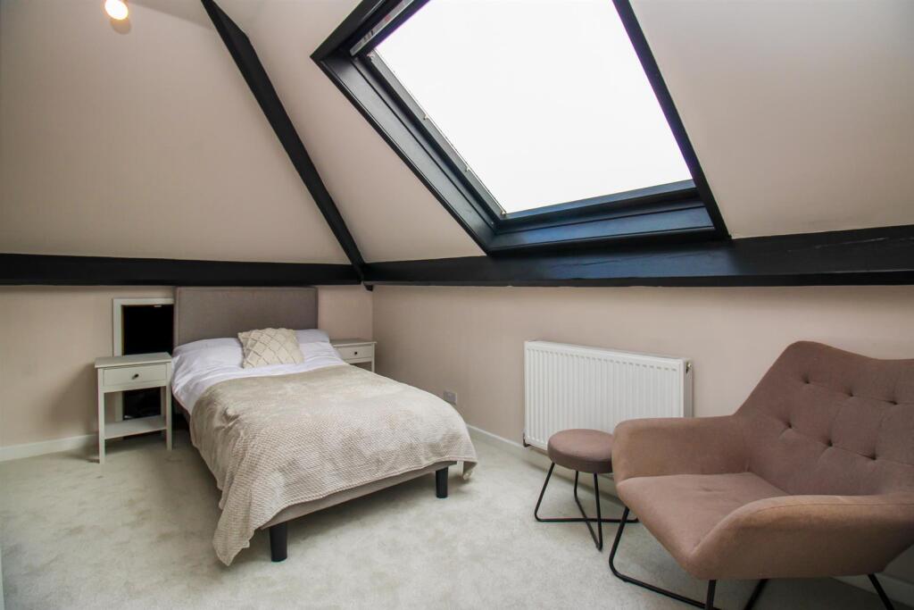 LOFT ROOM