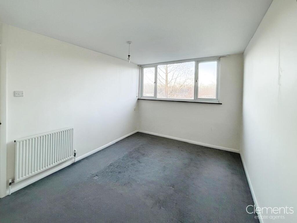 4d377844-Bedroom 202.jpg