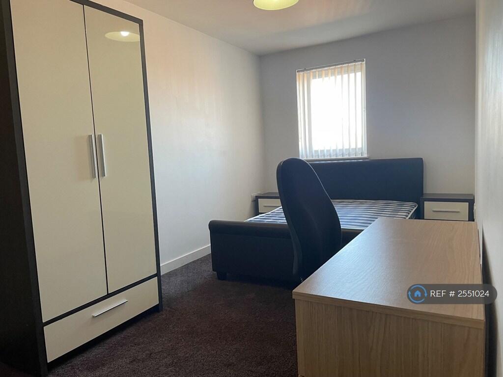 Ensuite Bedroom 