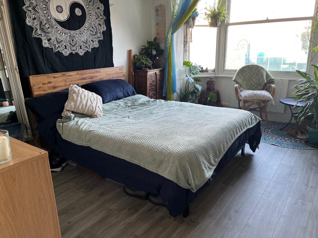 Bed/sitting room