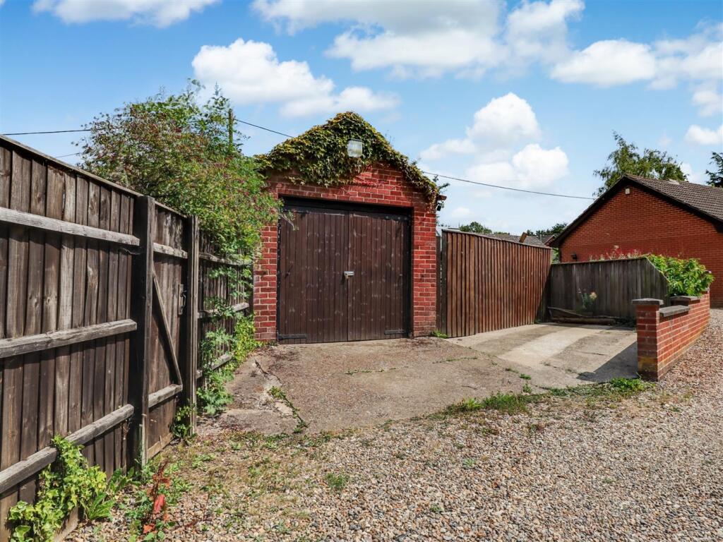 rear drive &amp; garage