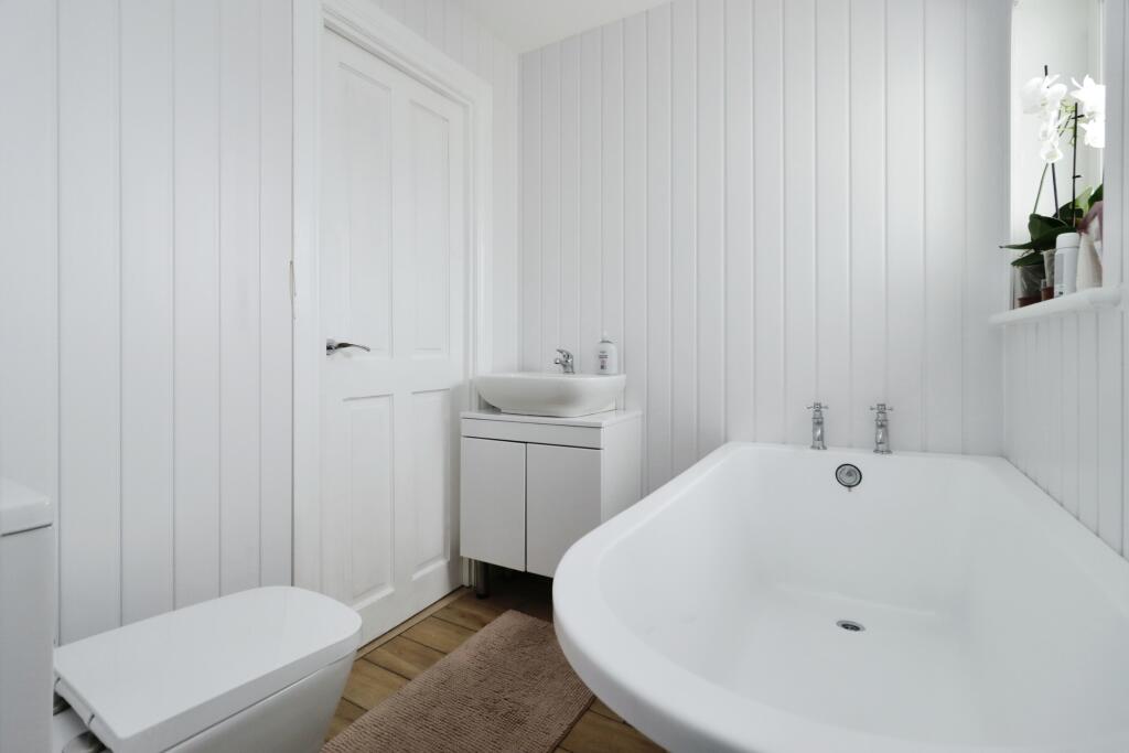 En Suite Bathroom