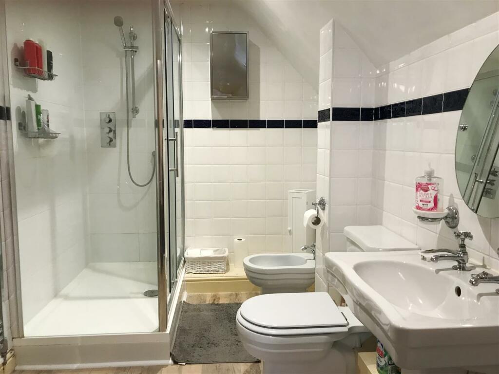 En suite.JPG