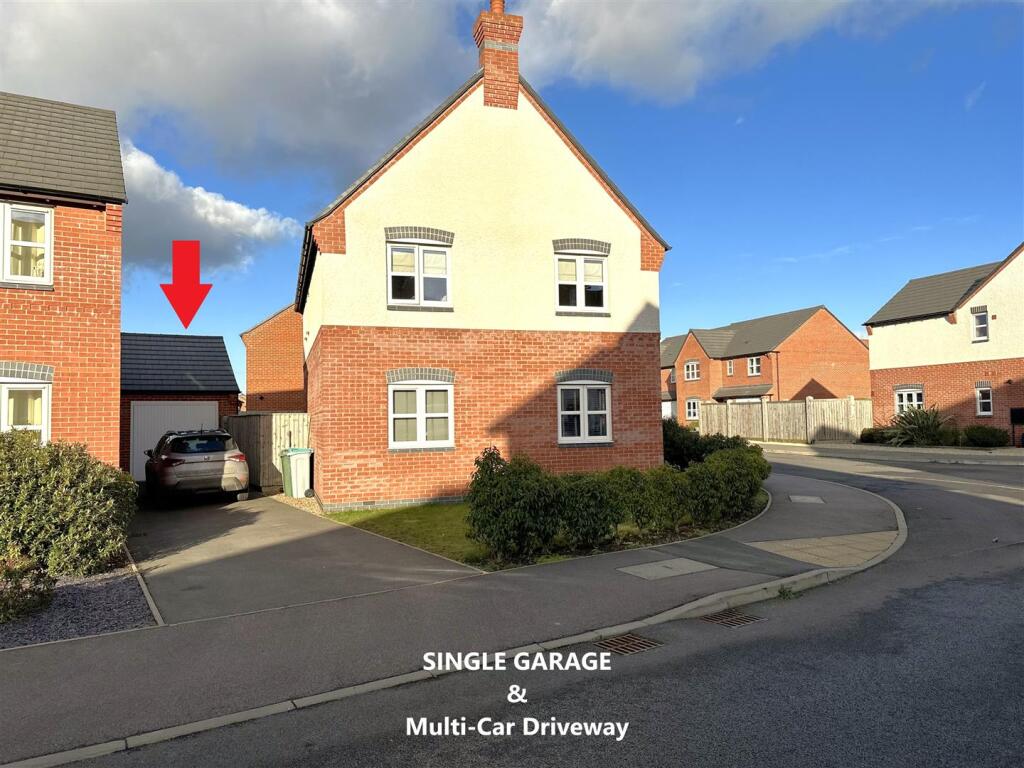 Detached GARAGE &amp; Multi-Car Driveway 400