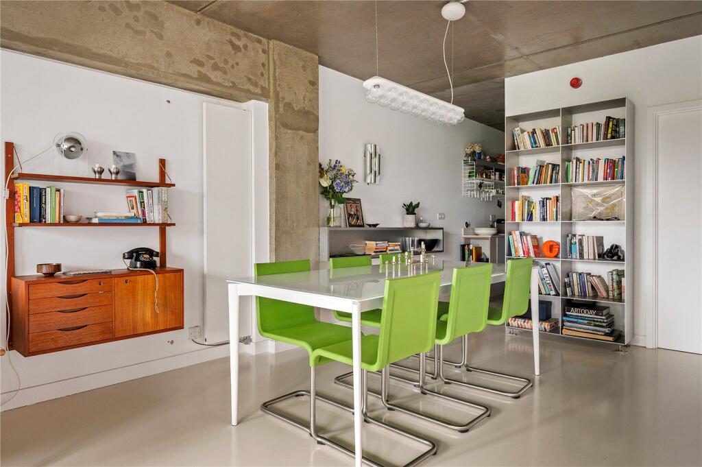 Reception Rooom