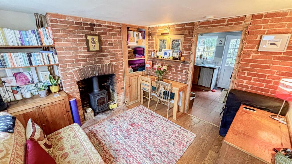 8-living room.jpg