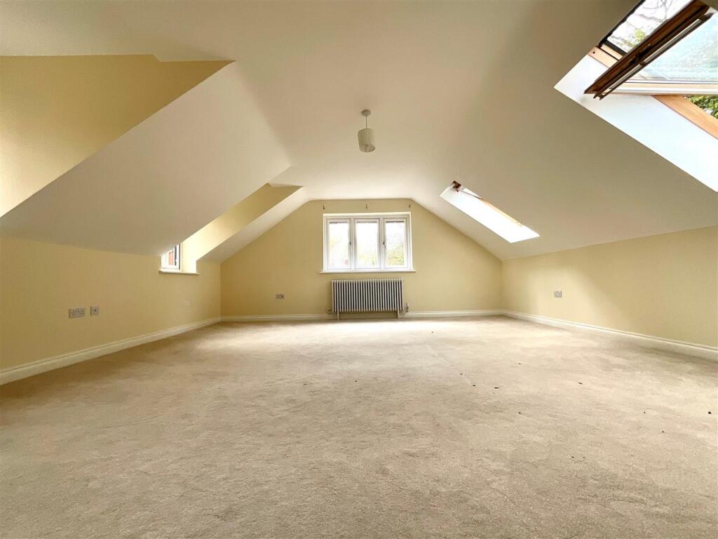 bedroom2.jpg