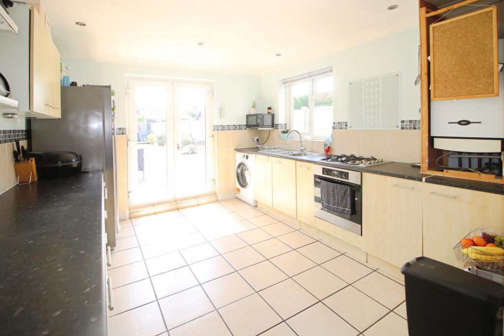 Kitchen..JPG