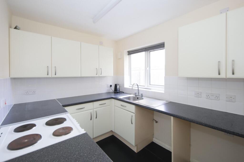 16 Ryland Close-11.jpg