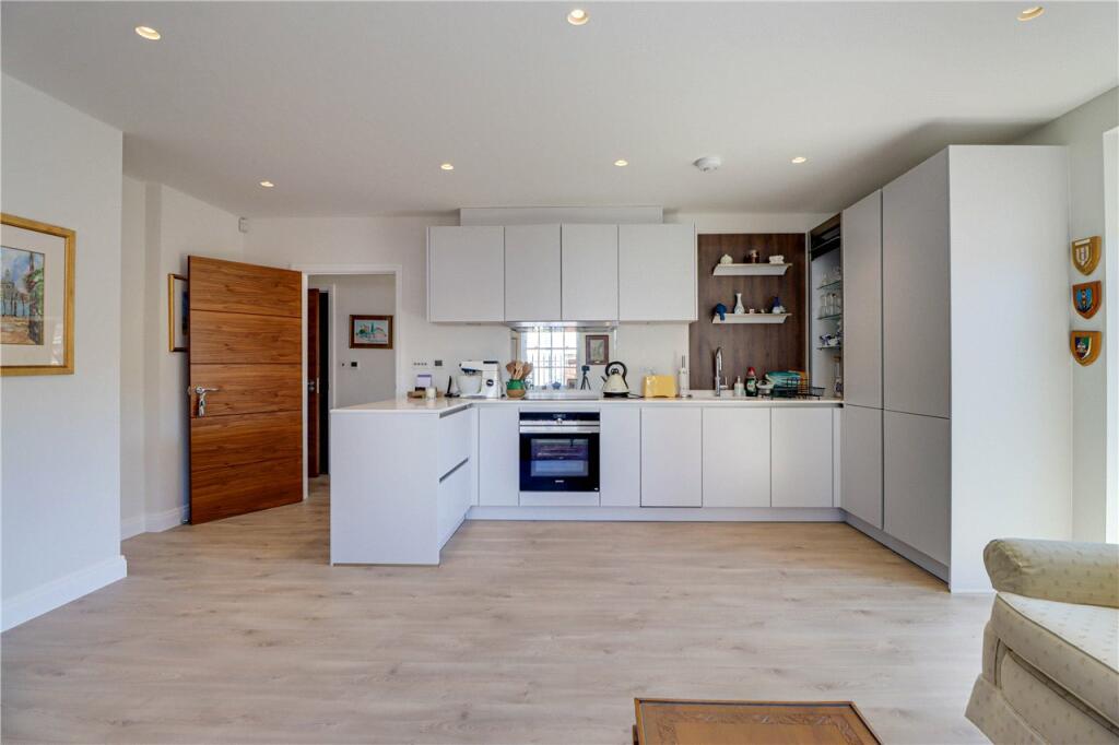 Lounge/Kitchen