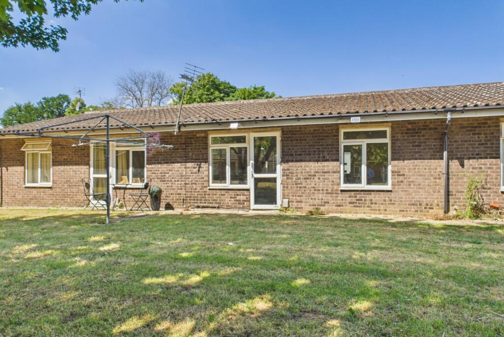 CAM02545G0-PR0439-STILL009