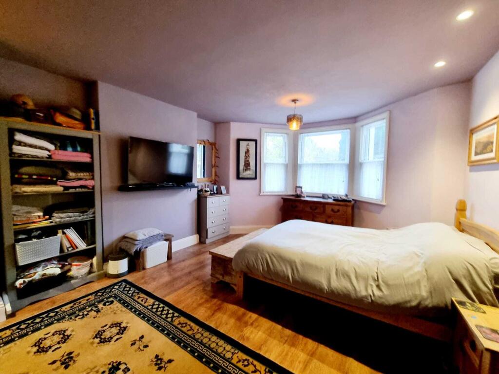 5165572e-0f5c-4e2c-93d1-86d0d74204c4