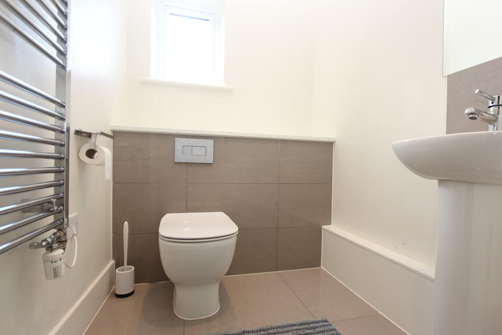 CLOAKROOM 3
