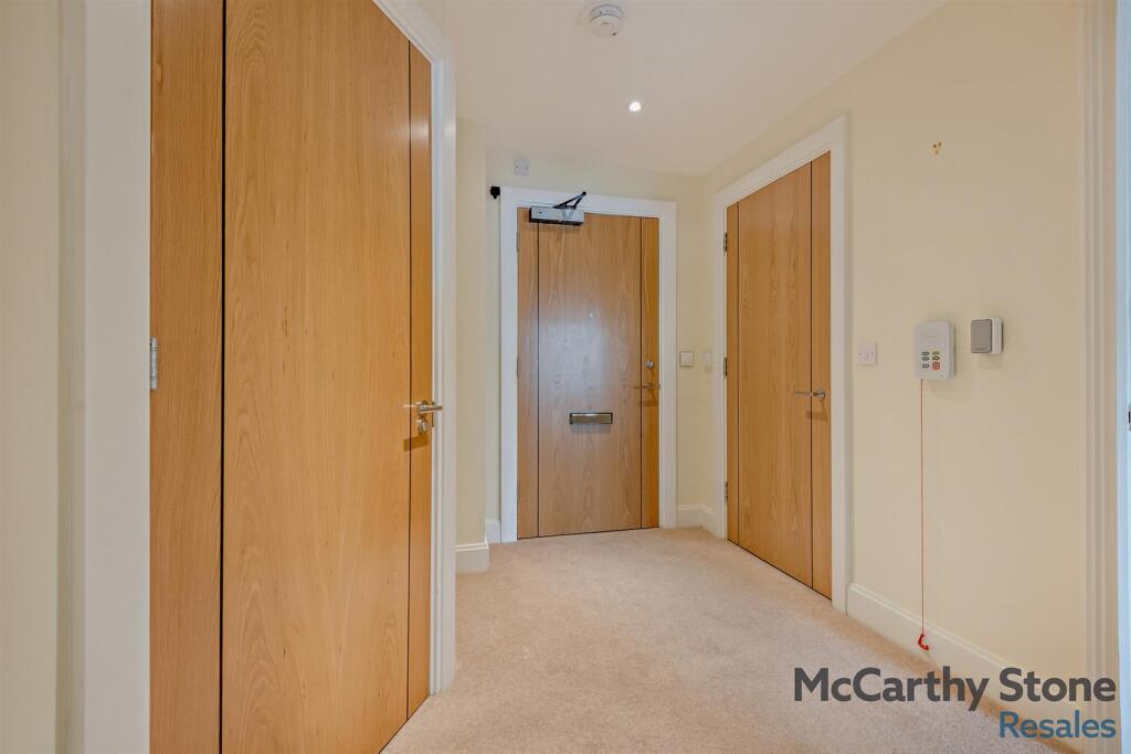 8671039-interior10-800.jpg