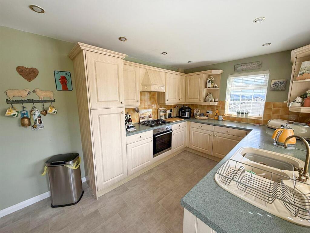 2 bed detached bungalow, Silsden 12