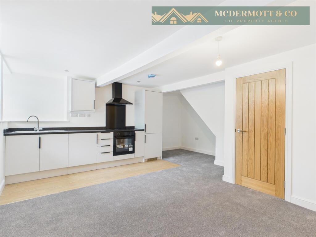 APARTMENT 51