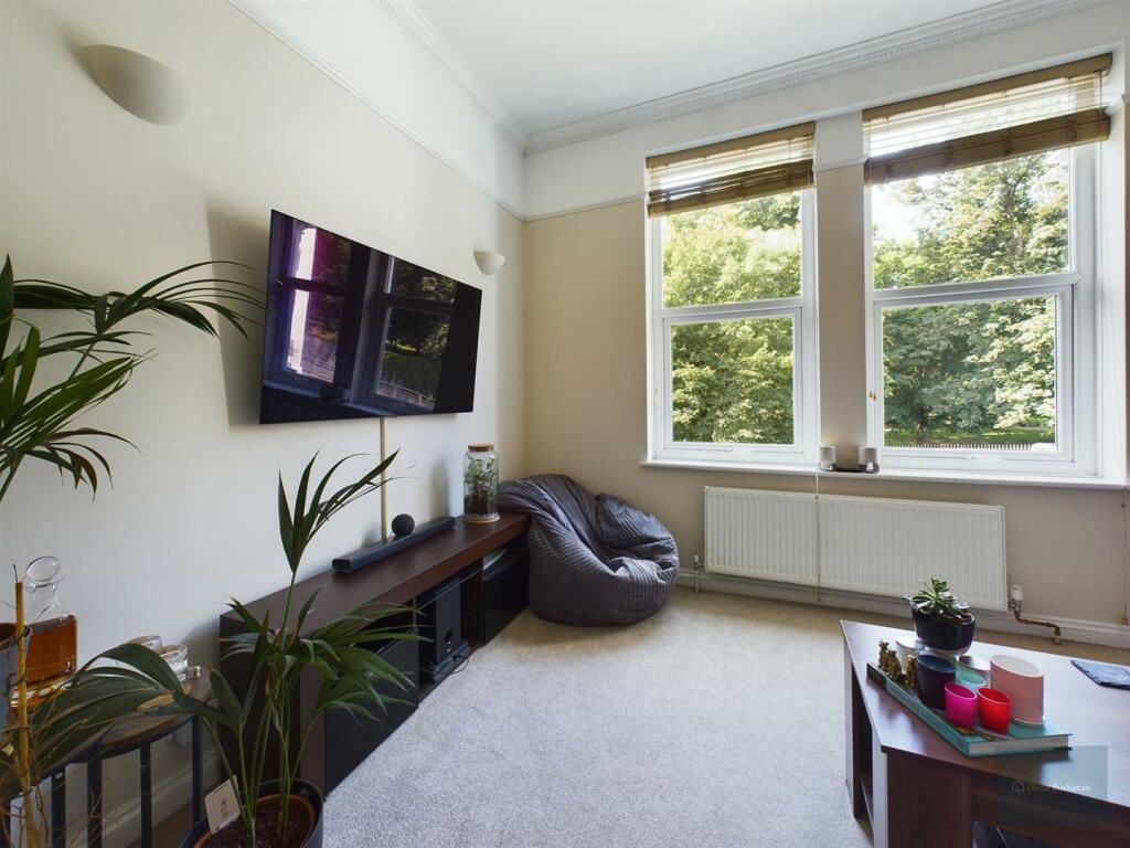 CAM02549G0-PR0182-ST