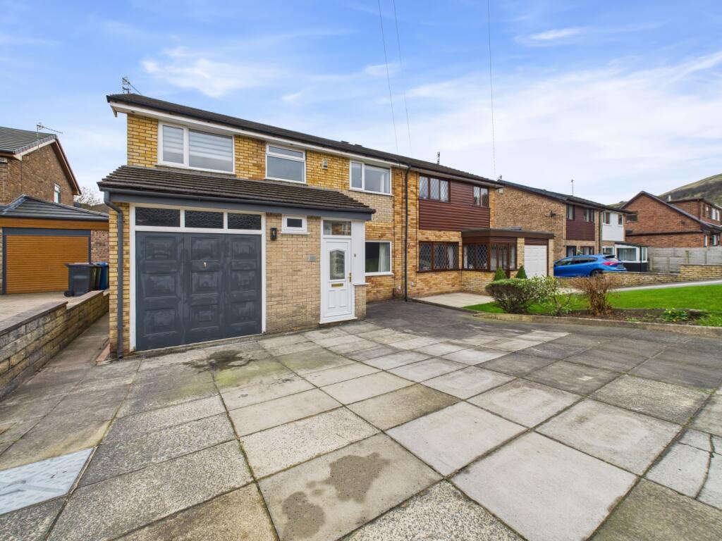 CAM02093G0-PR0068-STILL034